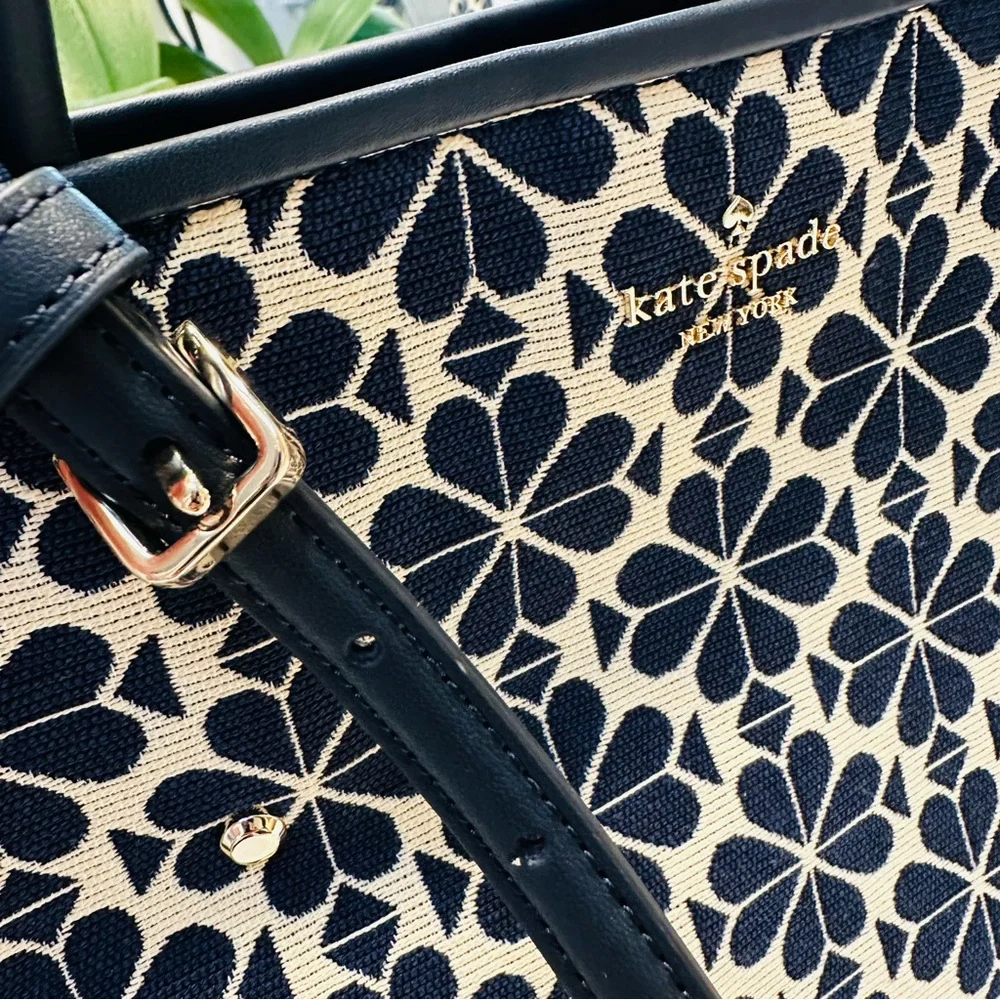 Kate Spade Navy Flower Jacquard Medium Tote Bag used very gently - Picture 5 of 13